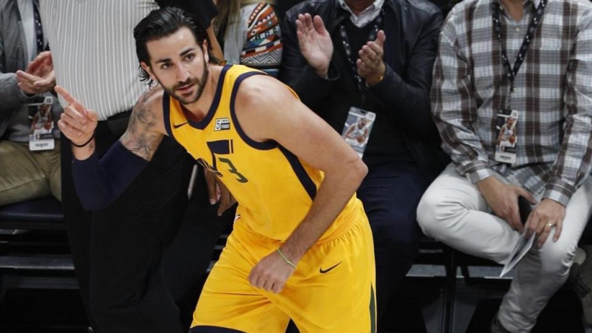 El jugador de Jazz Ricky Rubio celebra su anotacion contra Nuggets-/ GEORGE FREY