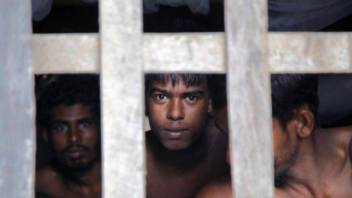Immigrantes Rohinyás rescatados en Myanmar tras fugarse de Bangladesh.-Foto: EFE / NYUNT WIN