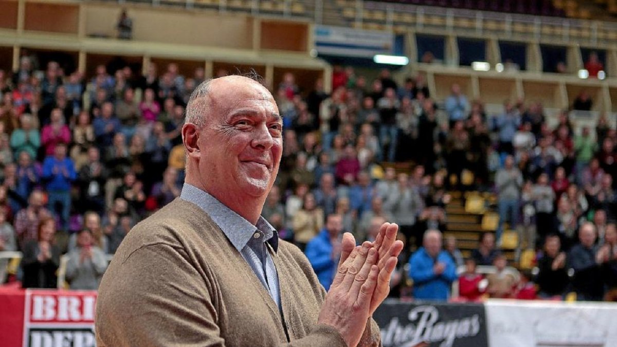 Quino Salvo durante el homenaje que el baloncesto vallisoletano le rindió el pasado 7 de febrero-JOSÉ C. CASTILLO