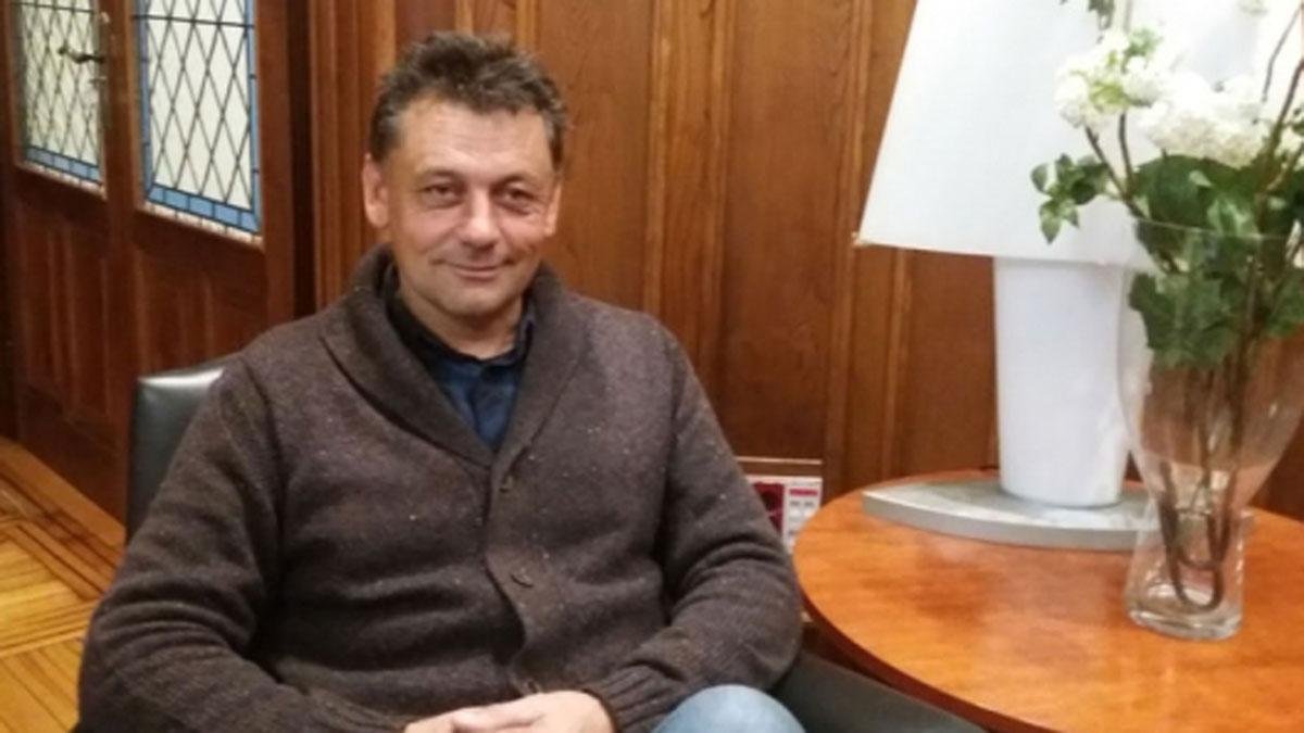 Los cuatro supuestos autores, dos españoles y dos argelinos, son vecinos de la provincia de Vizcaya. Tres de ellos han sido detenidos en sus respectivos domicilios en la mañana de hoy, encontrándose el cuarto detenido en Suiza.-
