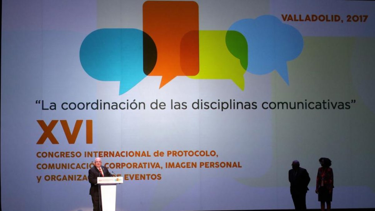 Inauguración del XVI Congreso Internacional de Protocolo en el Teatro Calderón de Valladolid.-RUBÉN CACHO / ICAL
