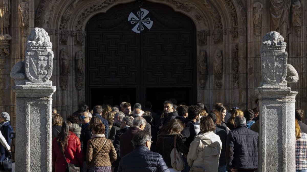 Emotivo funeral para dar el último adiós a la joven Teresa, asesinada en Bruselas. PHOTOGENIC