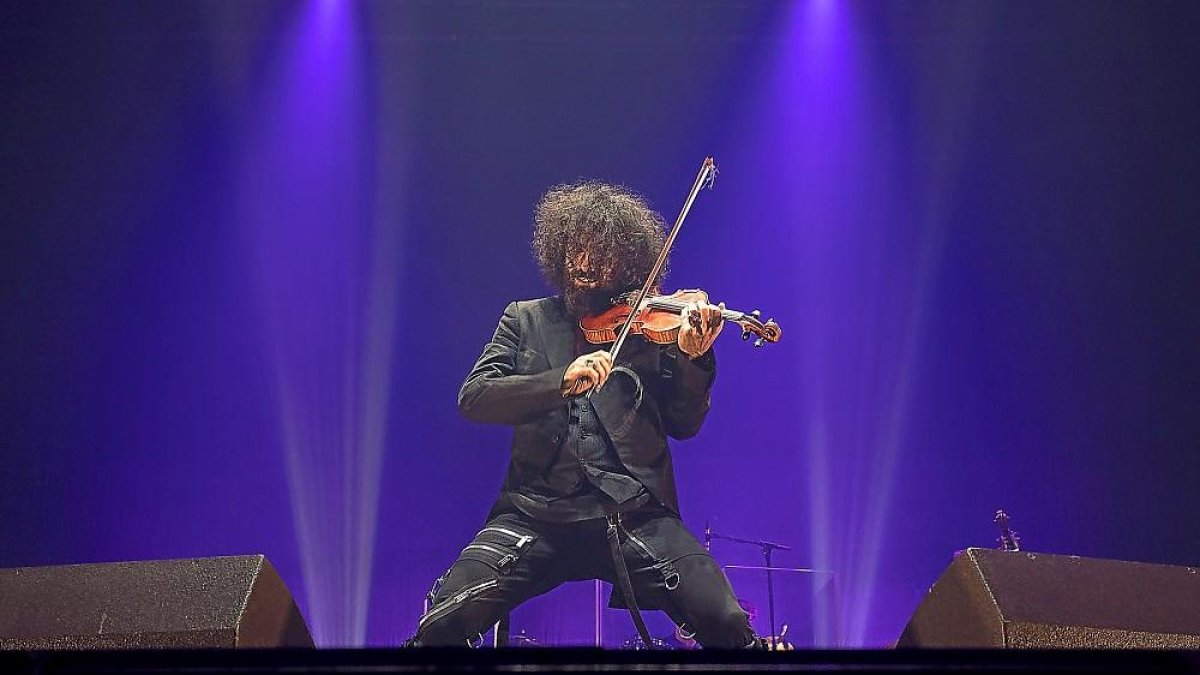 Ara Malikian durante uno de sus últimos canciertos en Valladolid.-PABLO REQUEJO / PHOTOGENIC
