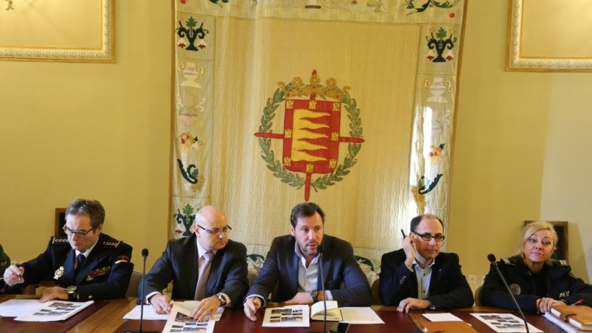 Reunión de la Junta Local de Seguridad para preparar la celebración de Pingüinos 2017-ICAL