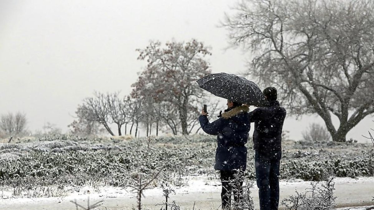 El primer manto de nieve fue una excusa perfecta para tomar fotografías de paisajes.-ICAL