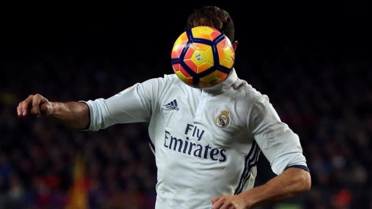 Cristiano Ronaldo, en el clásico del pasado sábado en el Camp Nou.-REUTERS / SERGIO PÉREZ