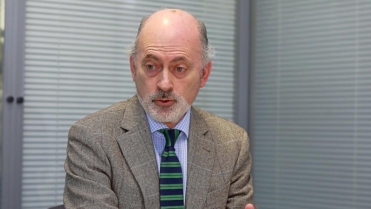 Jesús Pestaña, durante un momento de la entrevista.-J.M. LOSTAU
