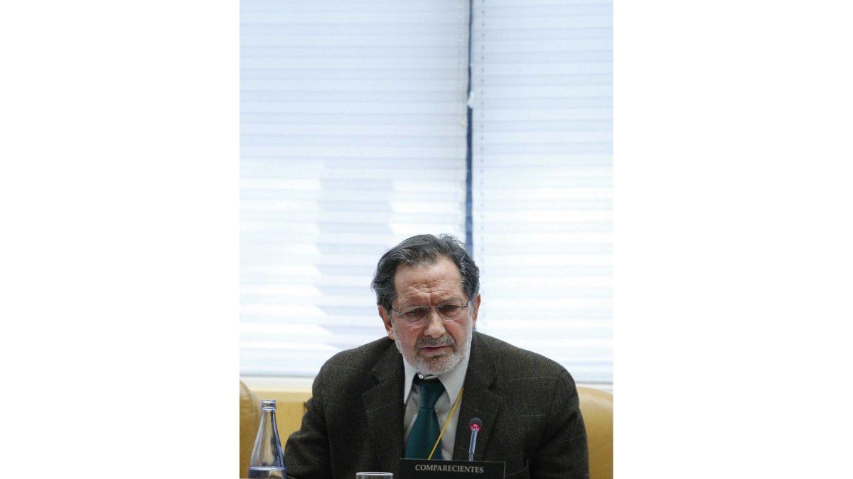 Santín, en una imagen de archivo en la comisión de investigación.-OLMO CALVO