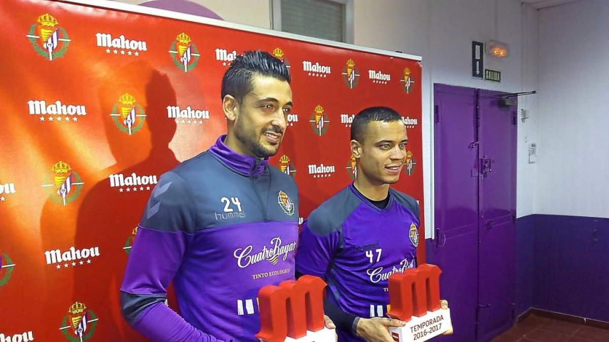 Álex Pérez y De Tomás, con sus premios-A.A.