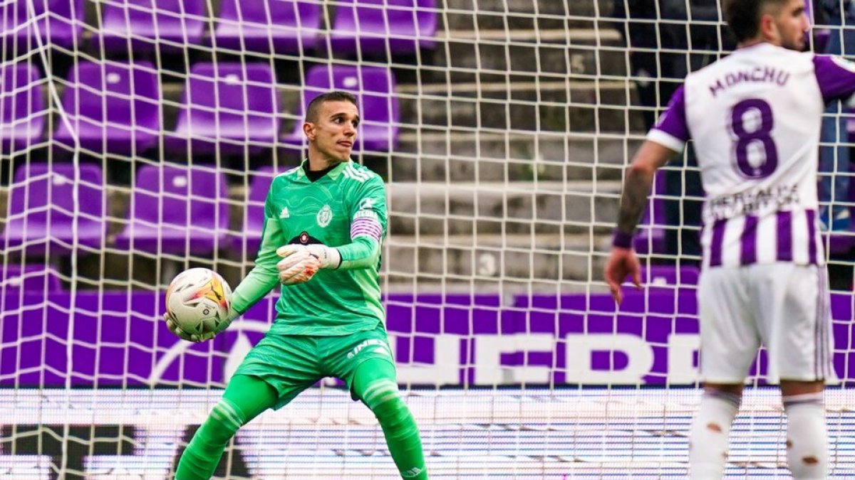Masip en el choque ante el Lugo en Zorrilla. / RV / A. PUENTE