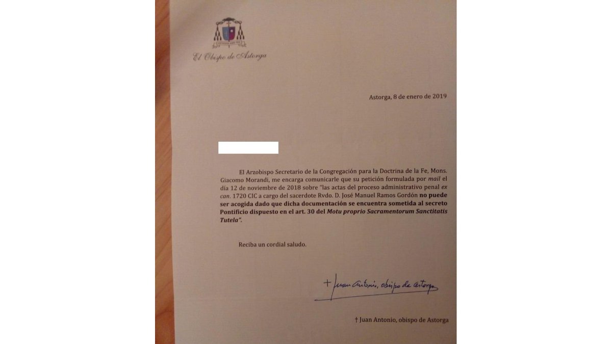 Carta emitida por el obispo de Astorga.-E. M.