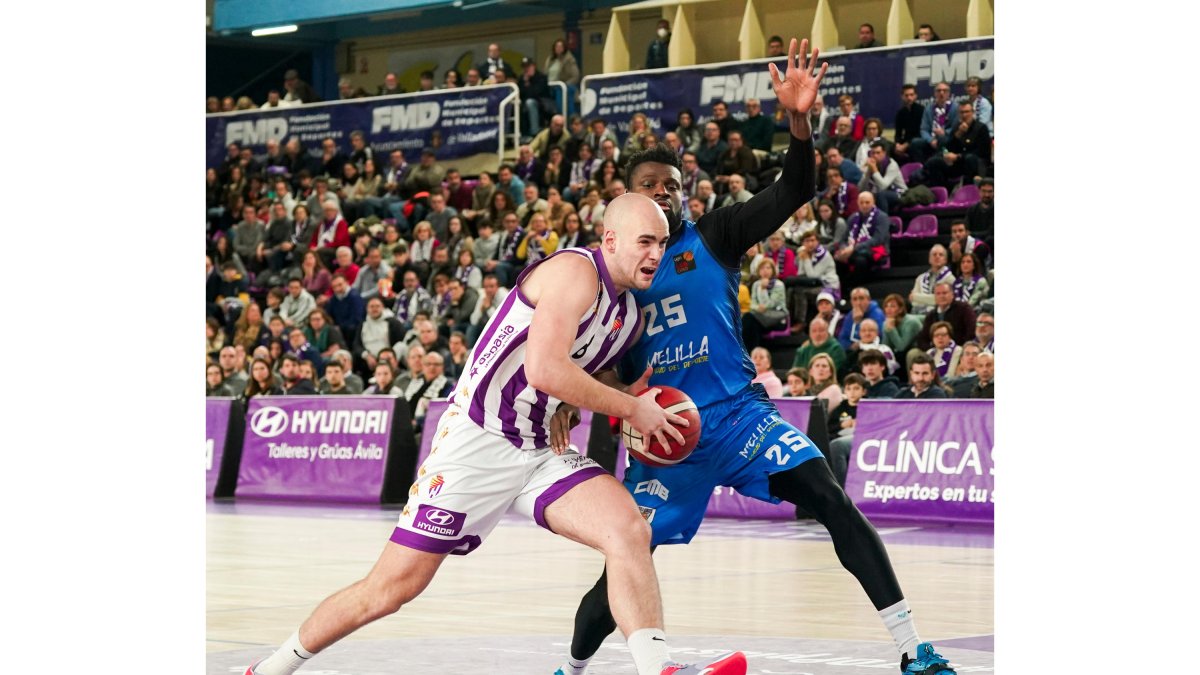 Devin Schmidt, ante Melilla.