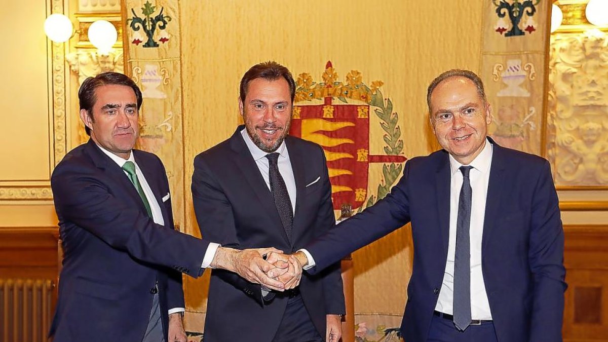 Firma del Convenio de la Sociedad Valladolid Alta Velocidad.-J. M. LOSTAU
