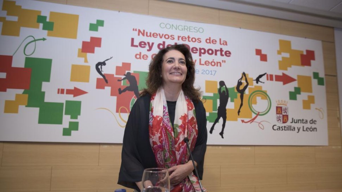 La consejera de Cultura y Turismo, María Josefa García Cirac, inaugura el congreso 'Nuevos retos de la Ley del Deporte de Castilla y León'.-ICAL