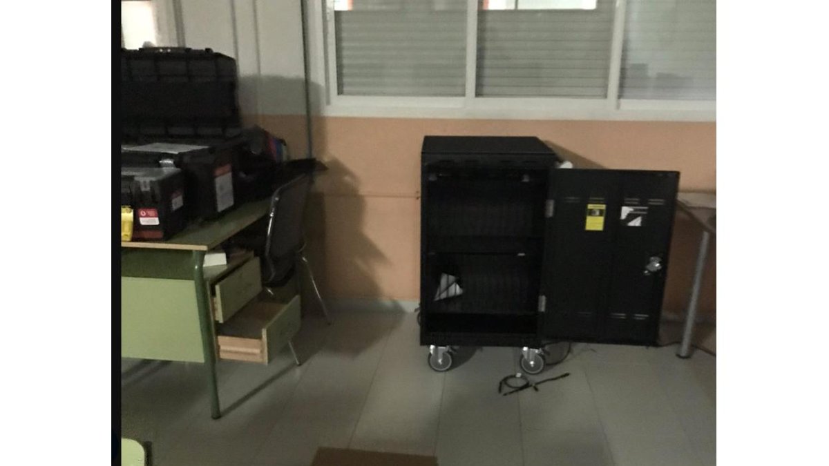 Daños en el CEIP Marina Escobar tras el robo en el centro. / D. S.