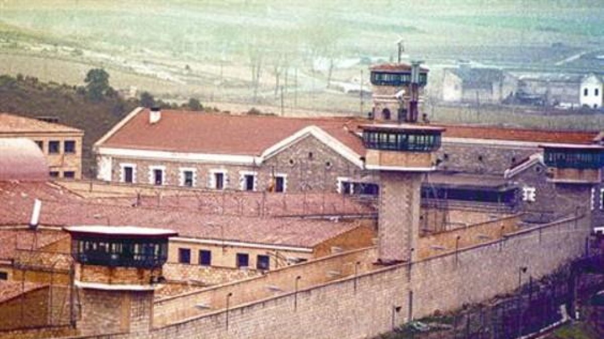 Una vista de la prisión de Nanclares de Oca, donde se hallan algunos etarras arrepentidos.-ARCHIVO