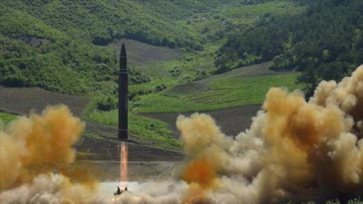 Corea del Norte prueba un misil balístico intercontinental, el pasado 4 de julio-AP / KOREA NEWS SERVICE