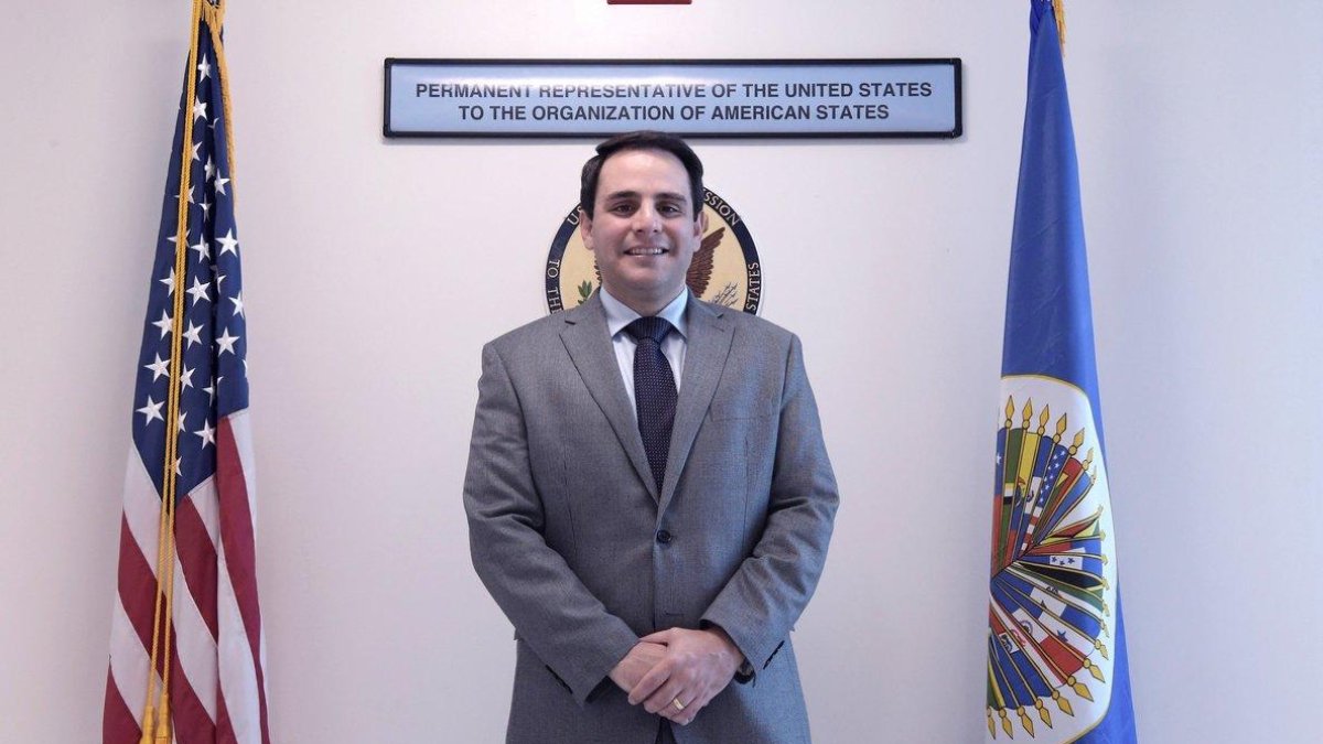 El embajador de EE UU ante la Organizacion de Estados Americanos OEA Carlos Trujillo durante una entrevista con Efe en la sede del Departamento de Estado en Washington-EFE