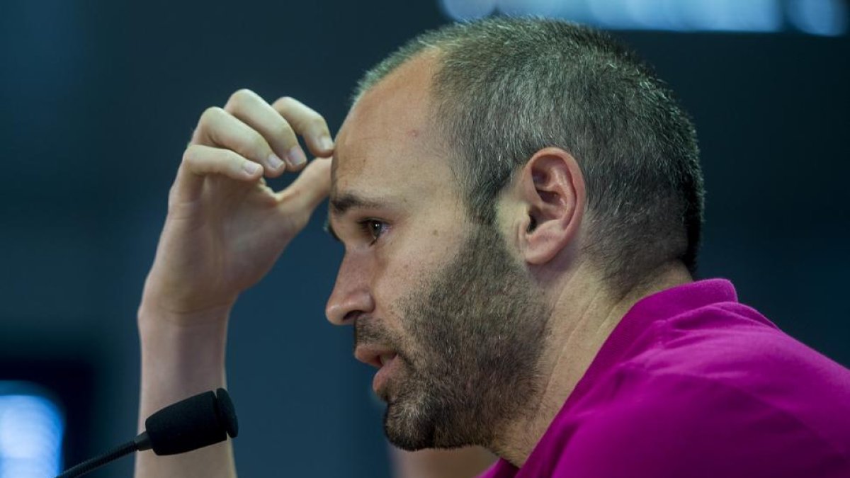 Andrés Iniesta, durante la rueda de prensa de este sábado previa a la final de la Copa del Rey que enfrentará al Barça y al Sevilla.-JORDI COTRINA
