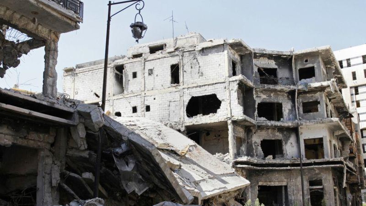 Un edificio destruido en Homs.-STR / AP