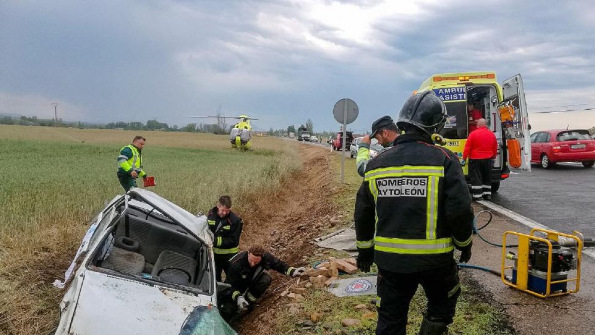 Accidente de tráfico en Villahibiera, en el municipio leonés de Valdepolo-ICAL