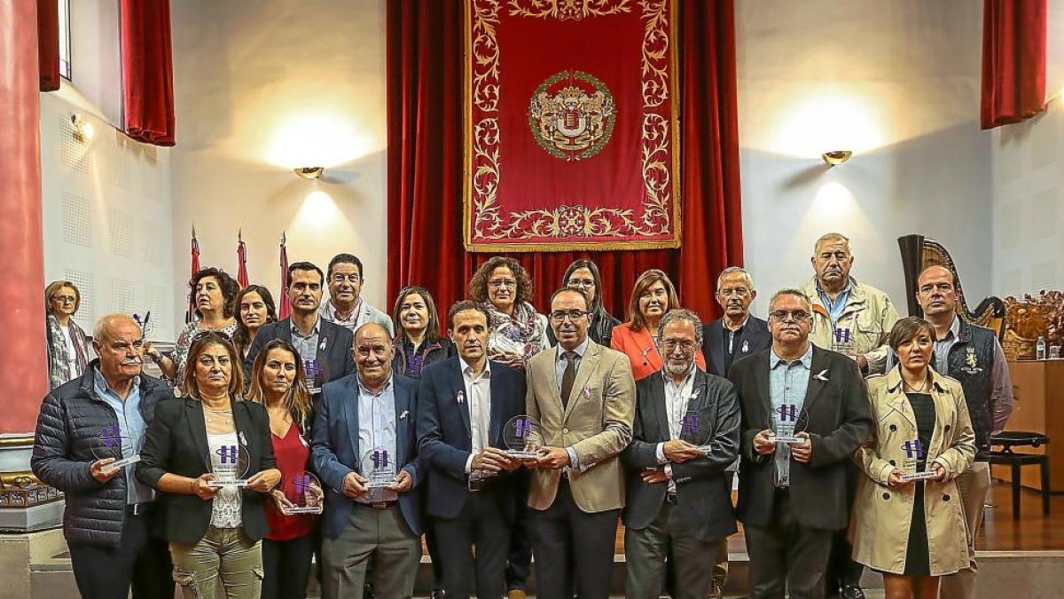 Representantes de las instituciones participantes en la Red de ruedas de hombres.-MIGUEL ÁNGEL SANTOS (PHOTOGENIC)