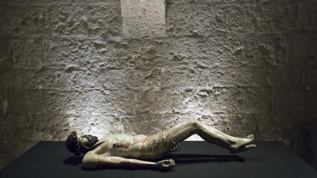 Fresno el Viejo. Talla de madera policromada del siglo XVI de autor anónimo que en sus orígenes era un Cristo Crucificado. Procede de la iglesia de San Juan Bautista-EDUARDO MARGARETO /ICAL