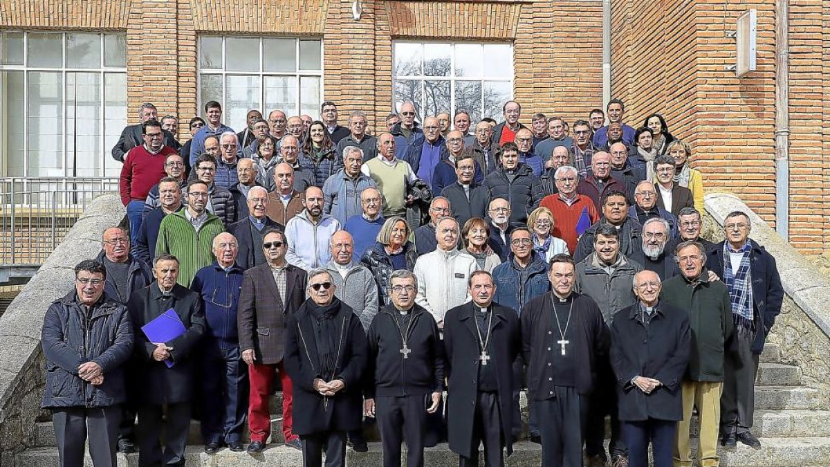 Foto de familia de los obispos, vicarios y arciprestes de la Iglesia de Castilla.-ICAL