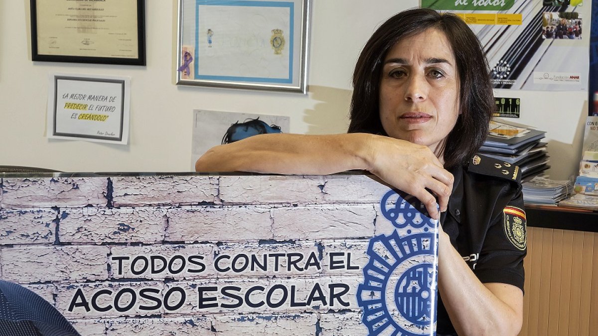 La inspectora de la Policía Nacional de Valladolid, Clara del Rey, en la comisaría de Delicias.- PABLO REQUEJO