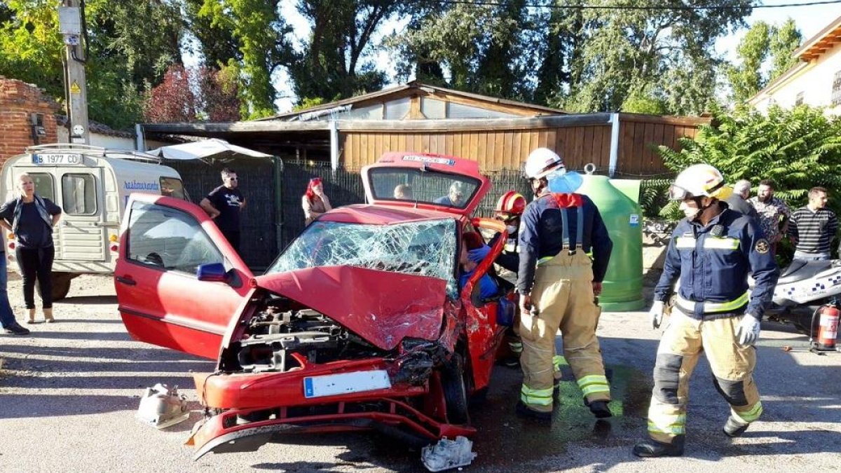 Accidente en el km.32. del Camino Viejo de Simancas.-@PoliciaVLL
