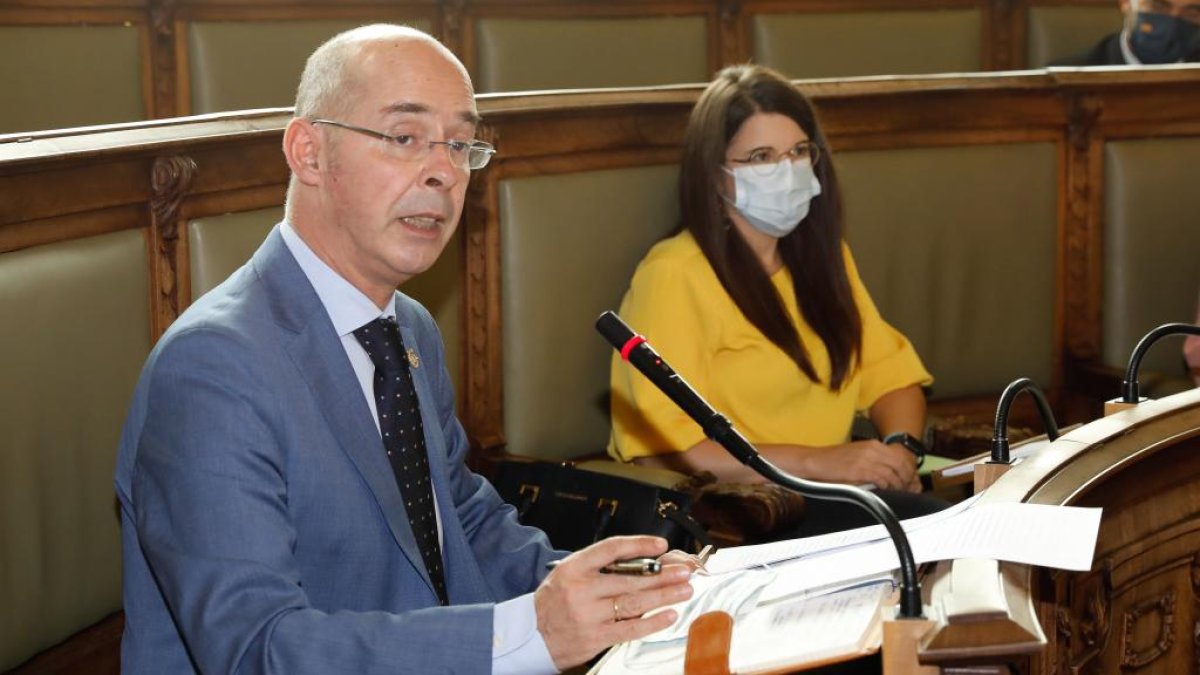 Formación naranja en un pleno en el Ayuntamiento de Valladolid.- JUAN MIGUEL LOSTAU