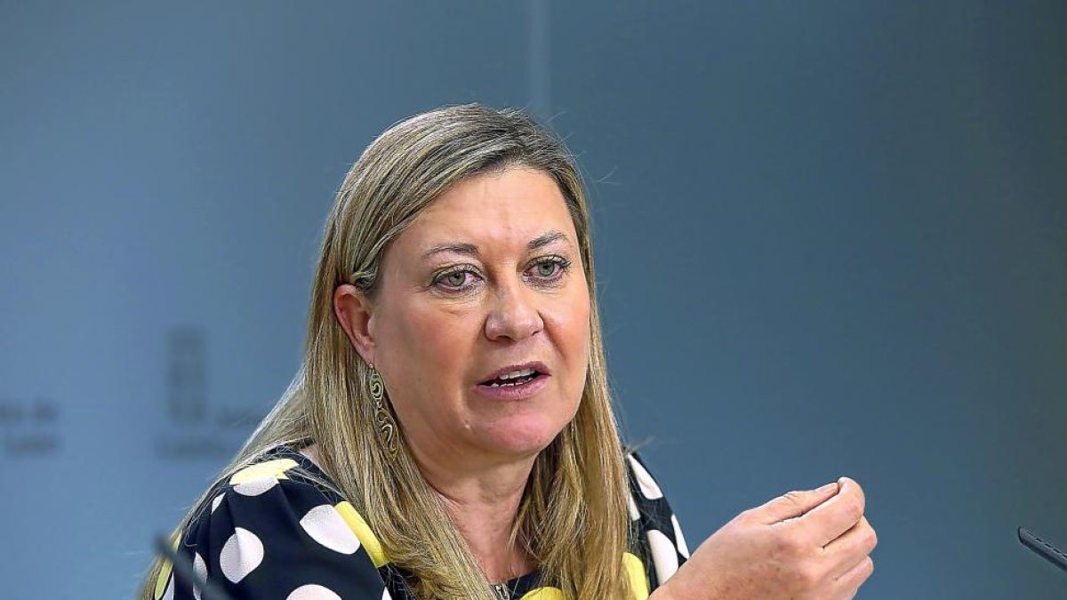 La consejera de Economía y Hacienda, Pilar del Olmo, durante su intervención de ayer tras el Consejo de Gobierno-ICAL