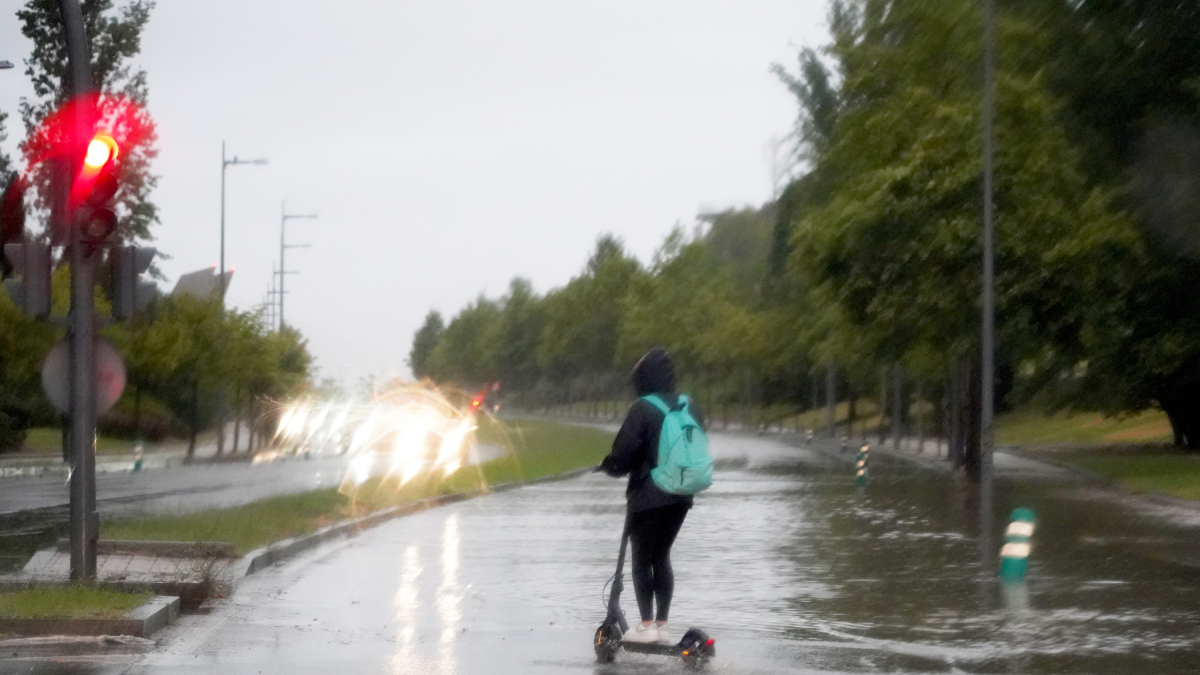 Imagen de archivo de unas calles anegadas por las lluvias de una DANA en Valladolid.