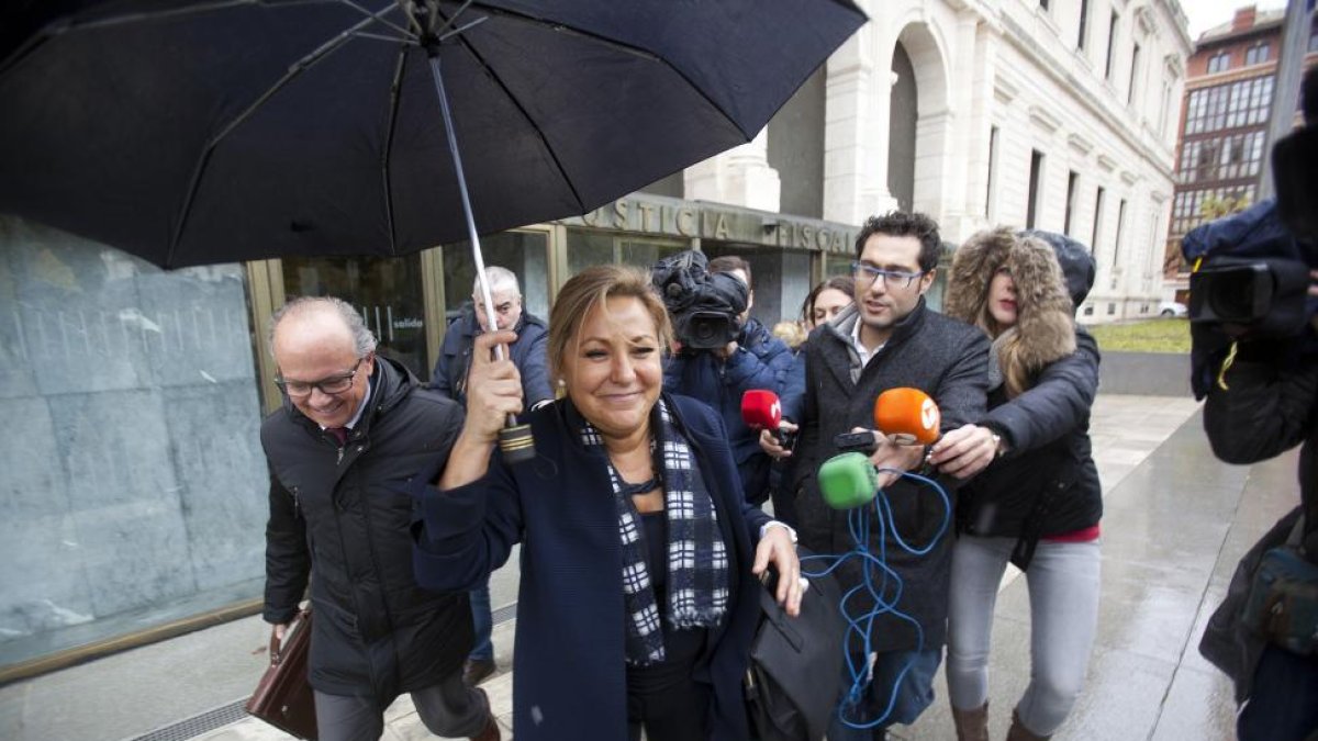 Rosa Valdeón el día que acudió a declarar al TSJ a Burgos.-ICAL