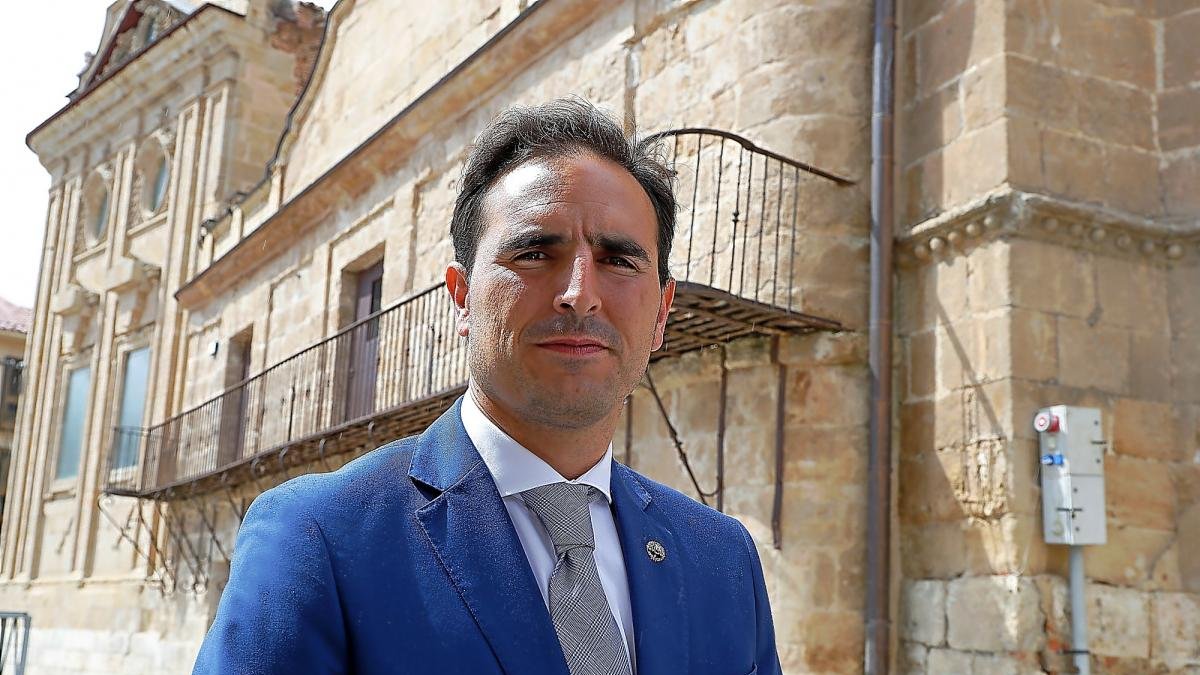 El alcalde de Nava, Guzmán Gómez.-ICAL