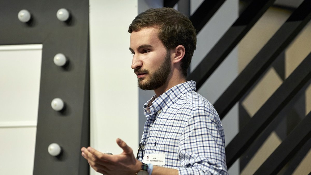 El economista e ingeniero vallisoletano Alberto Gimeno durante una conferencia. - EL MUNDO