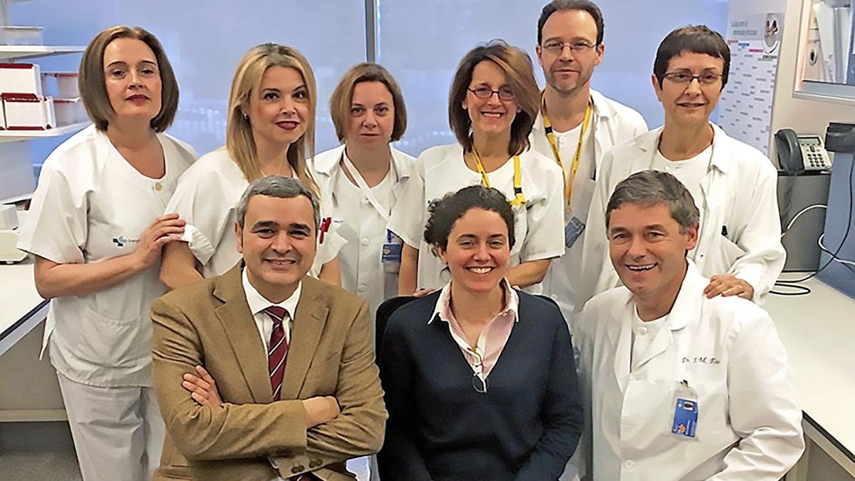 De pie de izquierda a derecha: Lourdes Viñuela, Marta Domínguez-Gil, Sonsoles Garcinuño, Mónica de Frutos, Luis López-Urrutia y Carmen Ramos. Sentados: David Rodríguez (UBU), Marta Hernández (ITACyL) y José María Eiros.-E. M.