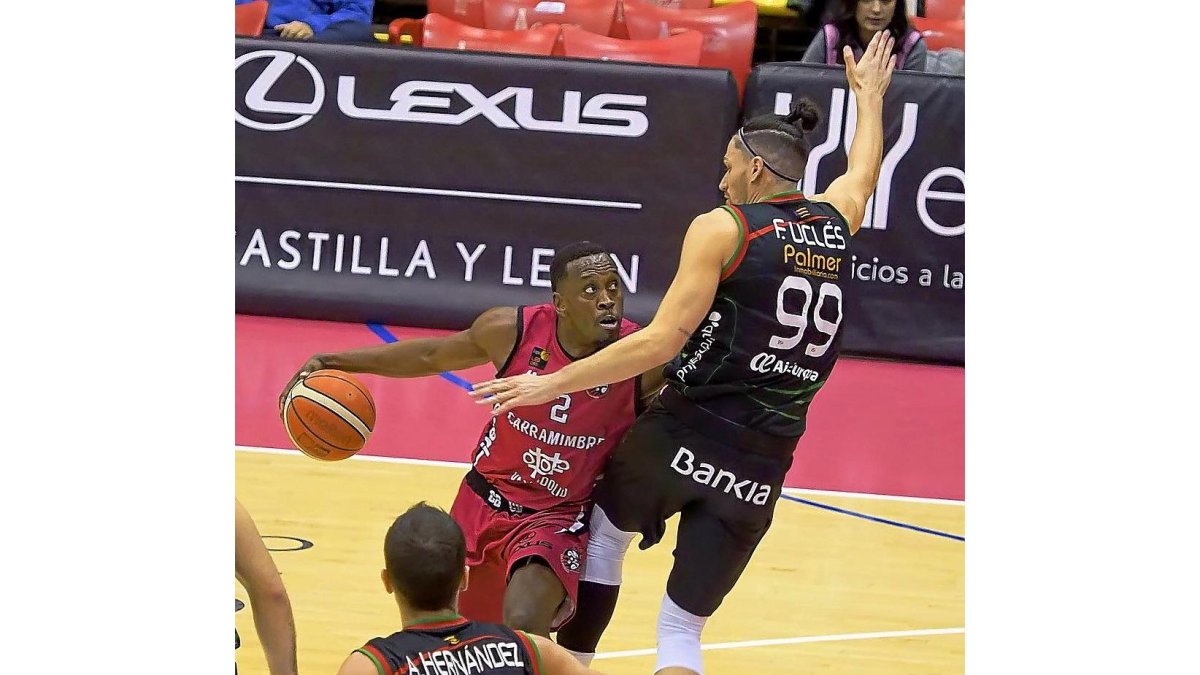 Gantt avanza con fuerza hacia la canasta durante el último partido celebrado enPisuerga ante Palma.-M. Á. SANTOS