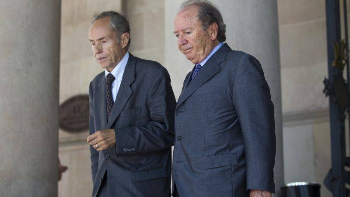 Josep Lluís Núñez y su abogado.-Foto: ALBERT BERTRÁN