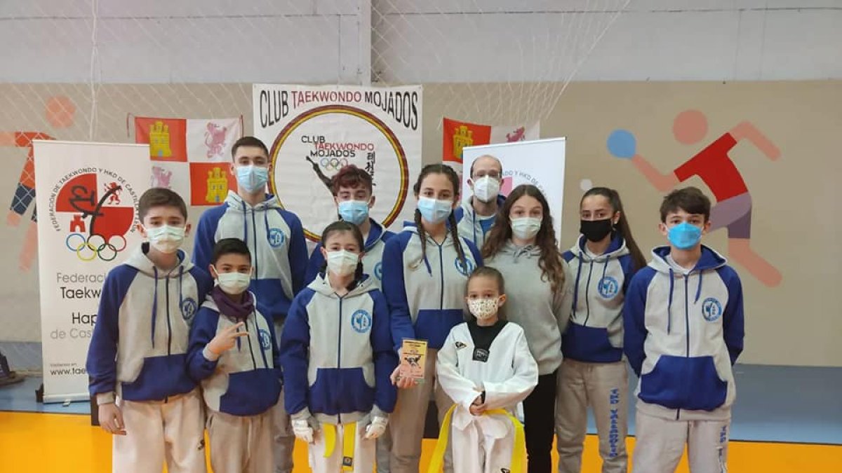 Representantes del club en el último campeonato en Mojados. / E.M.