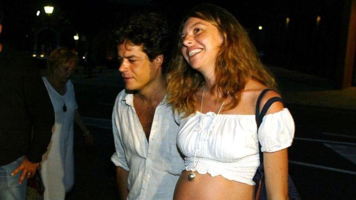 Paloma Gómez con Jorge Sanz, en el 2002, cuando estaba embarazada de su hijo.-JOAN CORTADELLAS