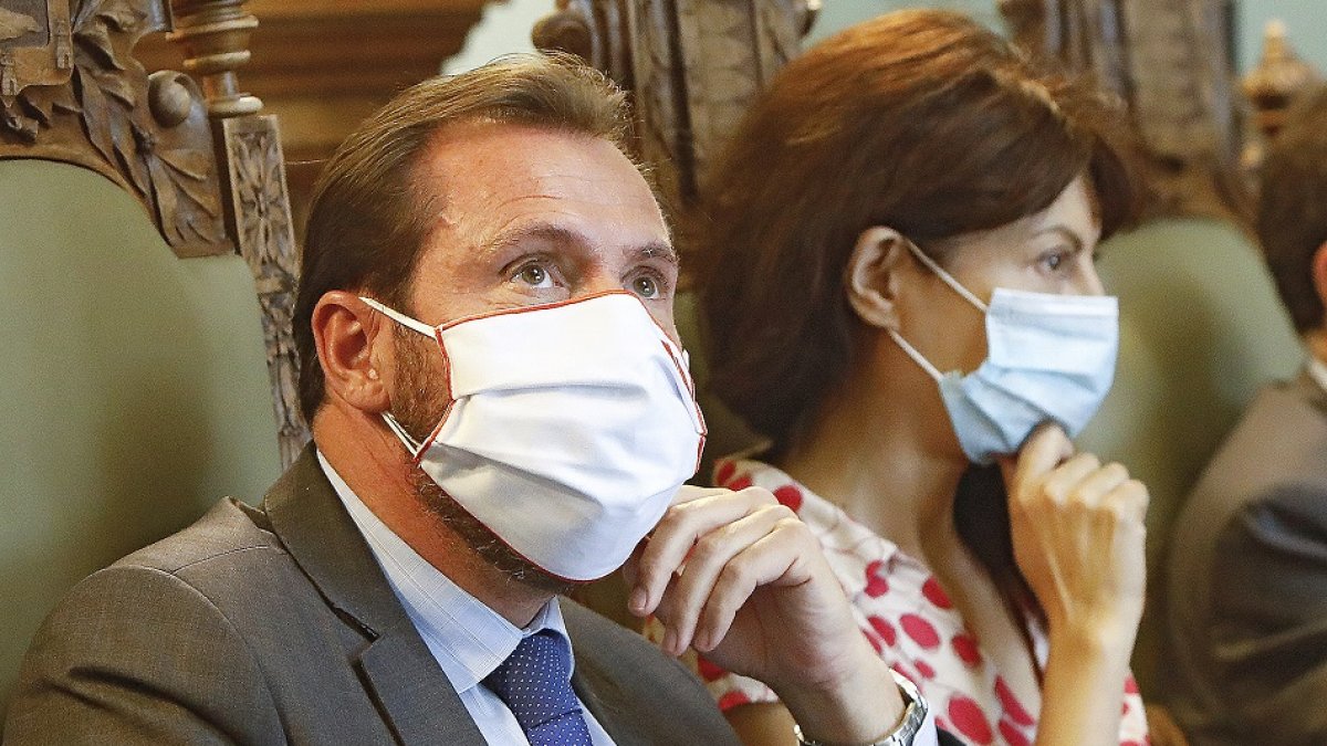 Óscar Puente, en una imagen de archivo durante un pleno. J.M. LOSTAU