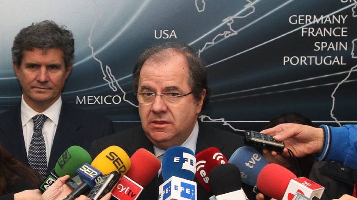 l presidente de la Junta de Castilla y León, Juan Vicente Herrera,acompañado del Presidente de Gestamp, Francisco Riberas-Ical