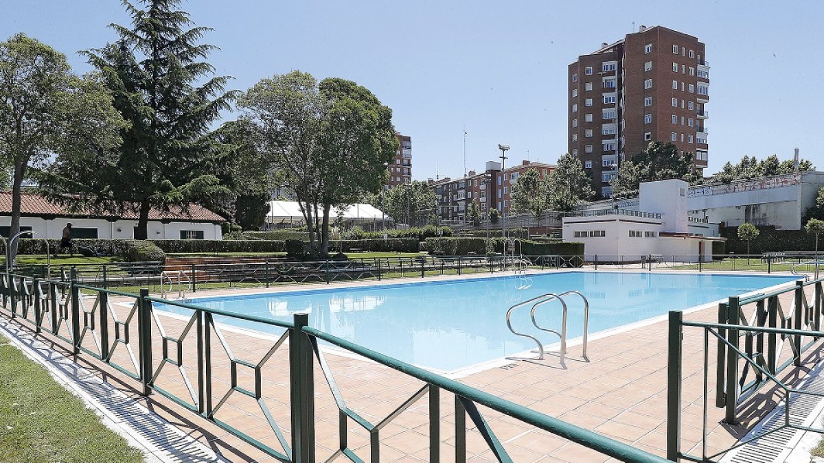 Piscina Juan de Austria en Valladolid. - PHOTOGENIC/BALCAZA