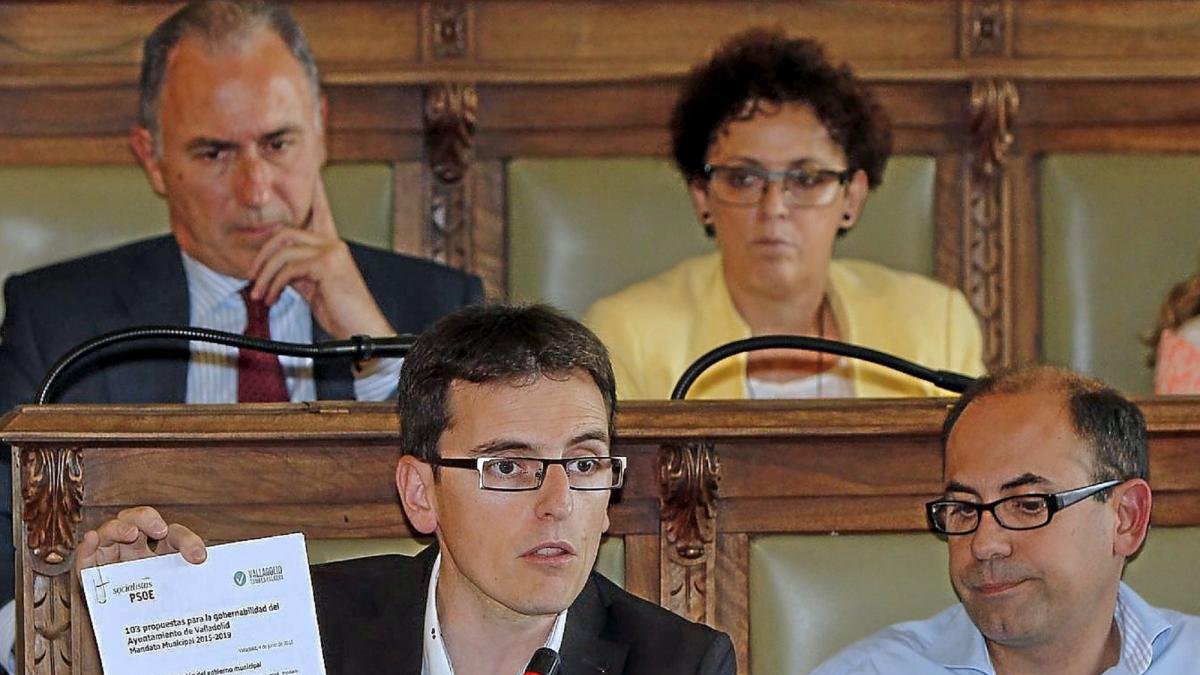 Pedro Herrero, en una imagen de archivo durante un Pleno del Ayuntamiento de Valladolid.-J. M. LOSTAU