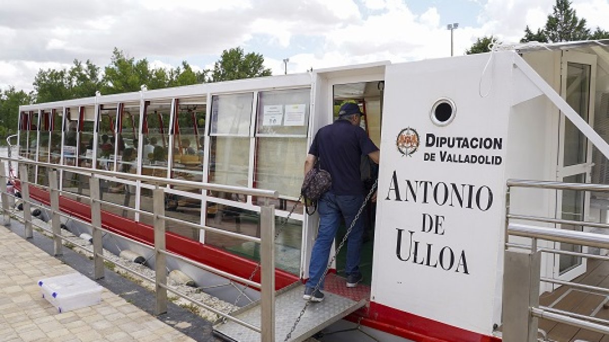 Medina de Rioseco, Valladolid. 3/6/2022. Barco Antonio de Ulloa en el Canal de Castlla, en Medina de Rioseco, tras la reforma de las palas.
ICAL/R.VALTERO