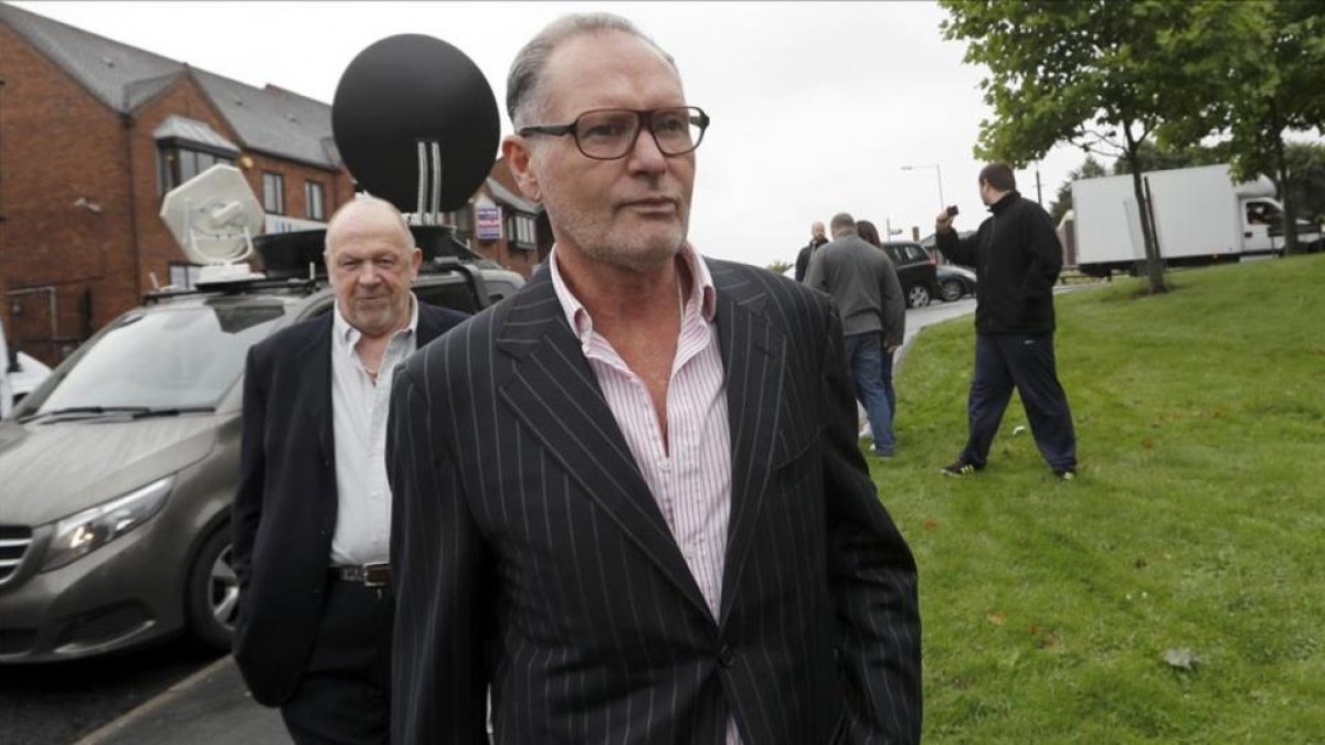 Paul Gascoigne, en el momento de llegar al juzgado de Dudley-DARRYL STAPENS / REUTERS