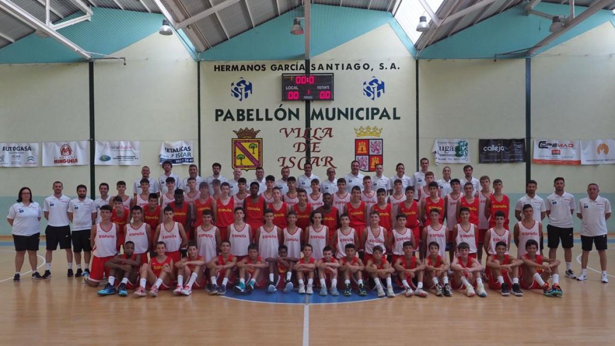 Selecciones de España U12 y U13 en Íscar. / FEB