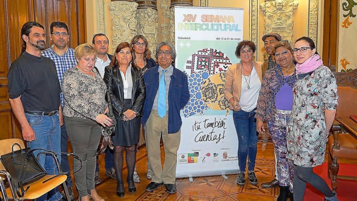 La concejala de Servicios Sociales, Rafaela Romero, durante la presentación de la Semana Intercultural-EL MUNDO