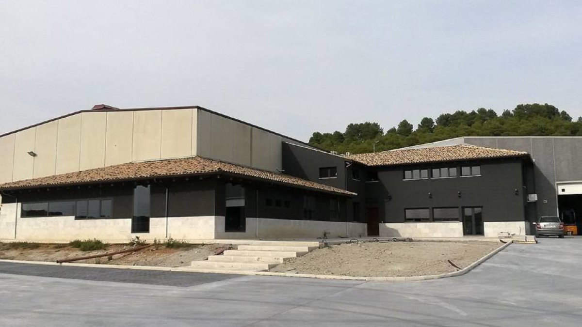 Vista exterior de las nuevas instalaciones de la bodega Sinforiano Vaquero en Mucientes.-D. V.